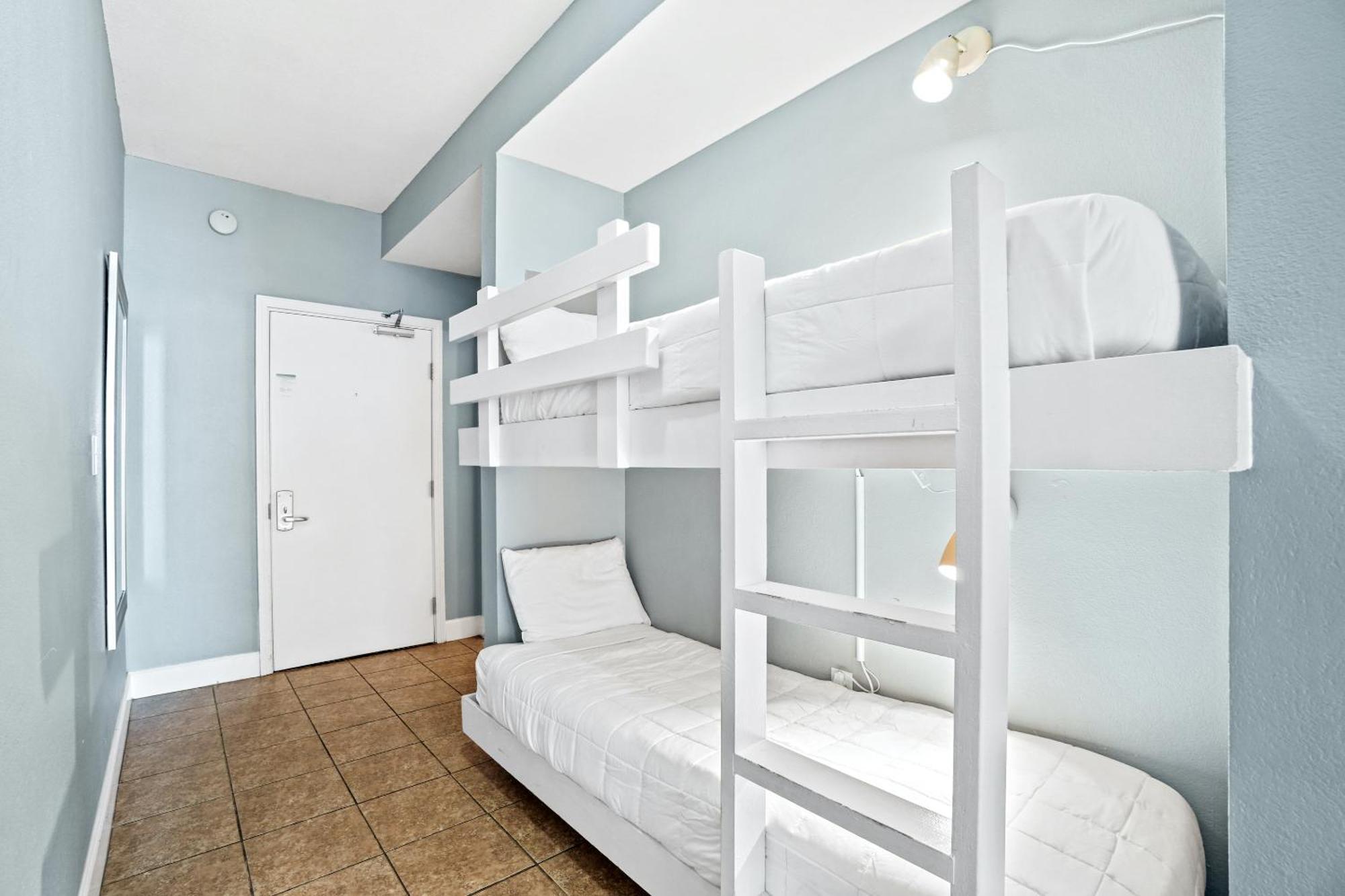 Tidewater Beach Resort By Panhandle Getaways Panama City Beach Room photo