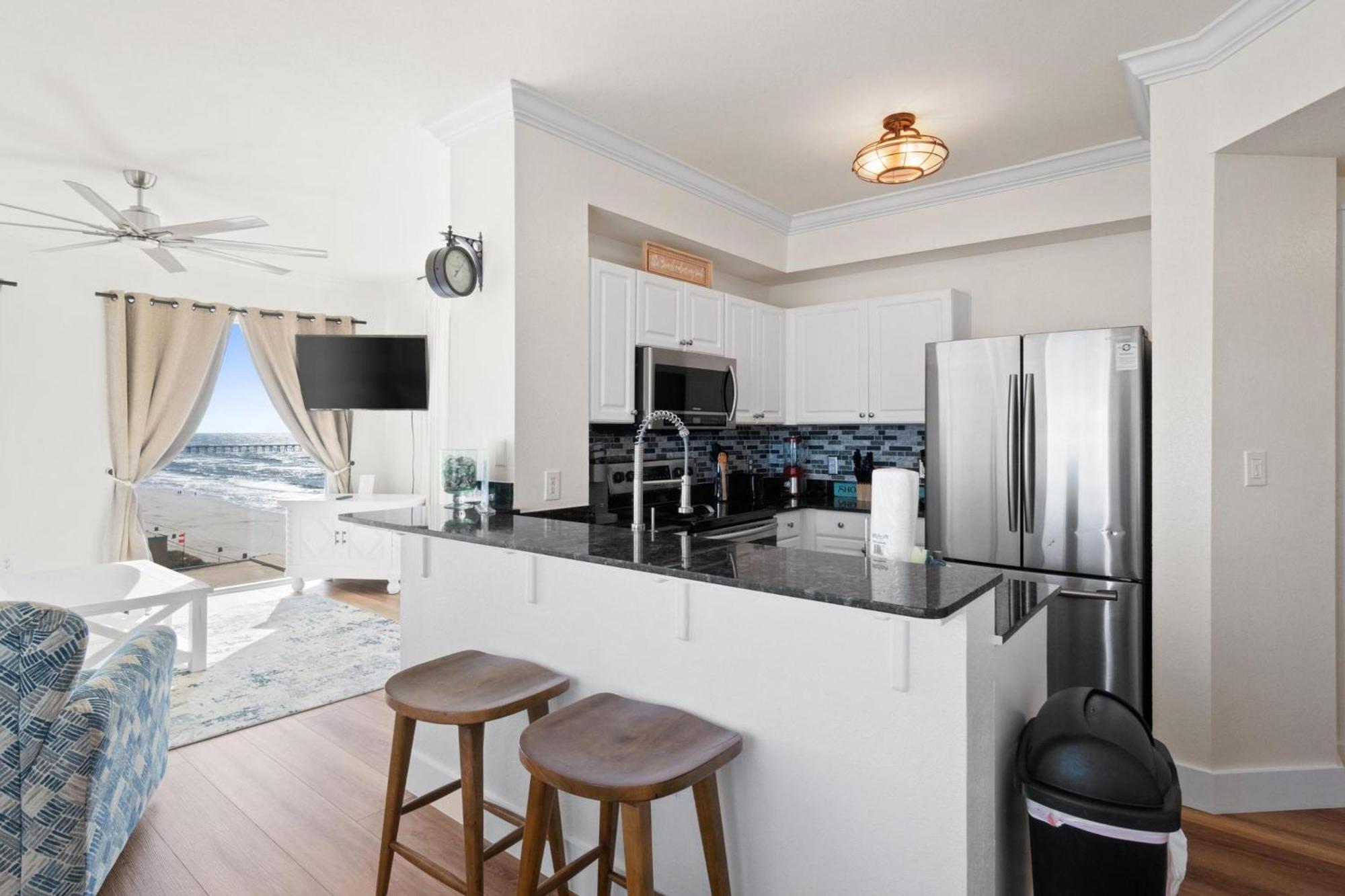 Tidewater Beach Resort By Panhandle Getaways Panama City Beach Room photo
